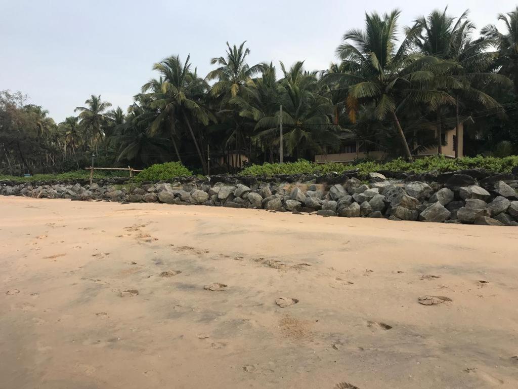 Kizhunna Rock Beach House Kannur Eksteriør billede