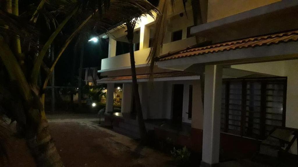 Kizhunna Rock Beach House Kannur Eksteriør billede
